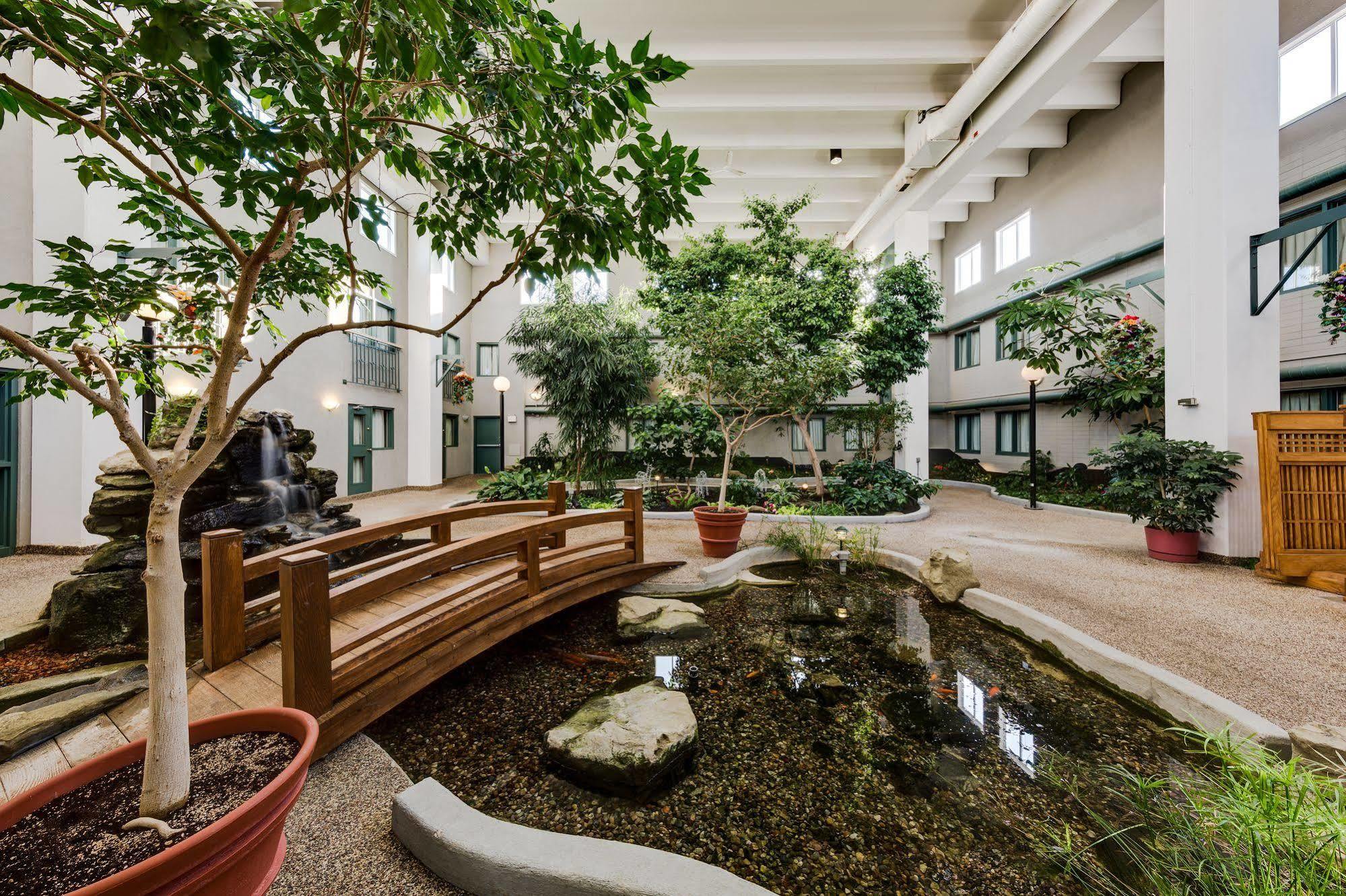Hotel Heritage & Convention Centre - Taber